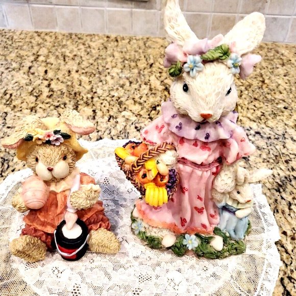 L@@K Set of 2 Cute Easter Bunny Rabbit Figurines, Momma, Baby & Child ~ Decor - Picture 2 of 7